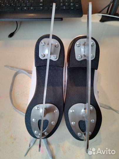 Коньки фигурные 36 размер