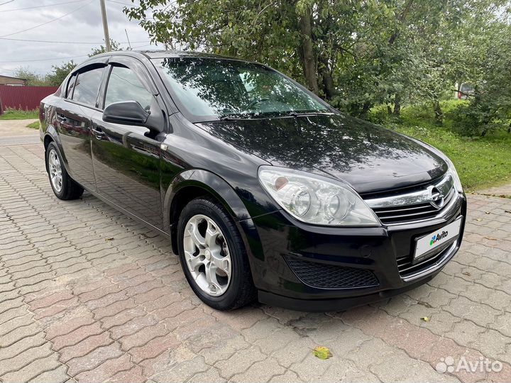 Opel Astra 1.6 МТ, 2011, 201 213 км