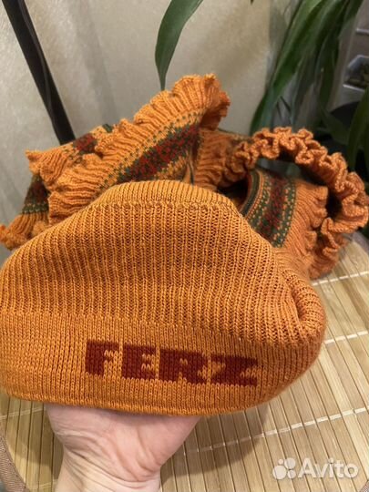 Шапка шерстяная и шарф комплект