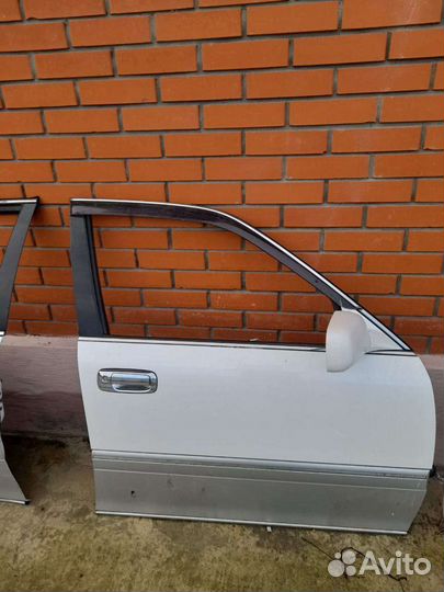 Дверь Toyota Crown, правая передняя GS171