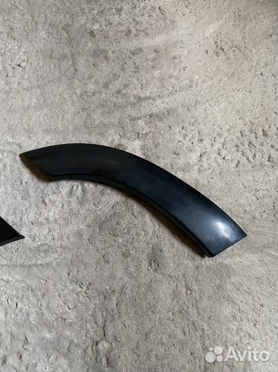 Накладки на дверь и крыло Toyota RAV4