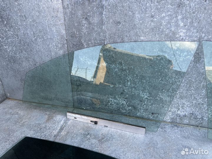 Стекло двери для Opel Vectra C (Седан)