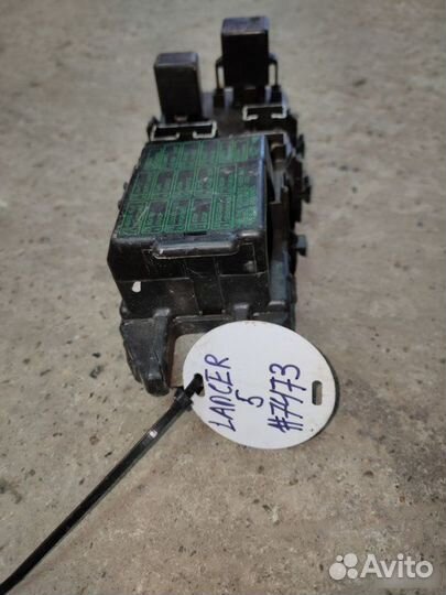 Блок предохранителей Mitsubishi Lancer 5 1988-1994