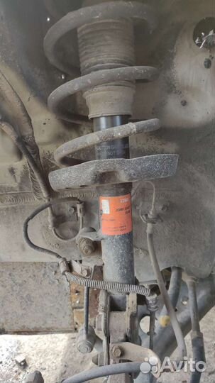 Амортизатор передний левый на Киа Соул 1. 08-14