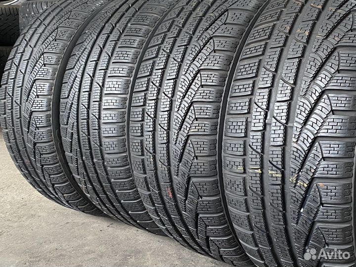 Pirelli Winter Sottozero 240 Serie II 235/40 R19