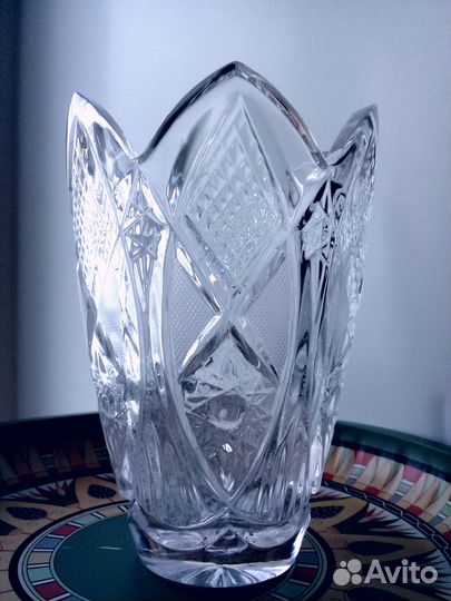Хрустальная ваза