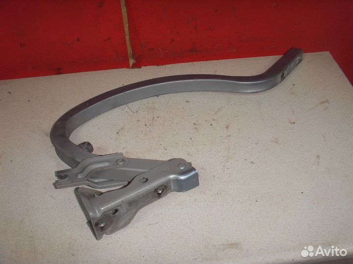 Петля крышки багажника правая Chevrolet Cruze J300