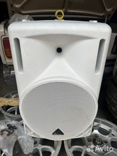 Behringer eurolive b215d