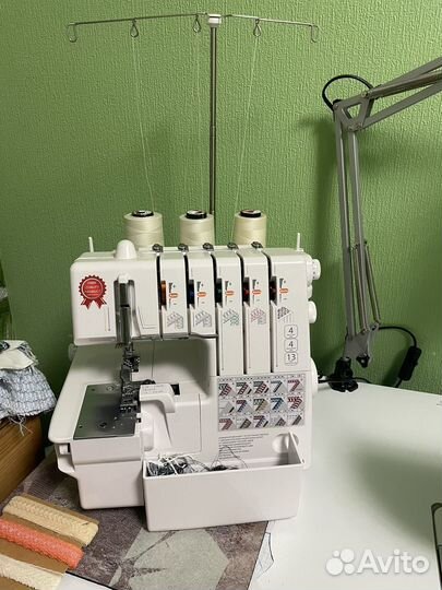 Коверлок Merilook 075