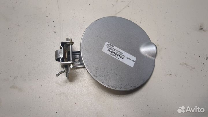 Лючок бензобака Chrysler Town-Country 2008