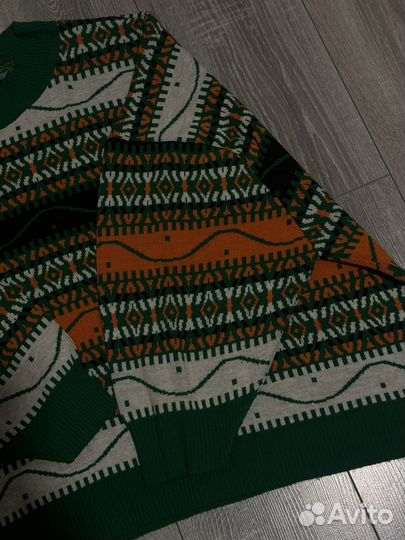 Свитер женский