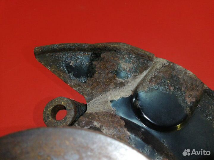 Поворотный кулак передний левый Lifan Solano 620