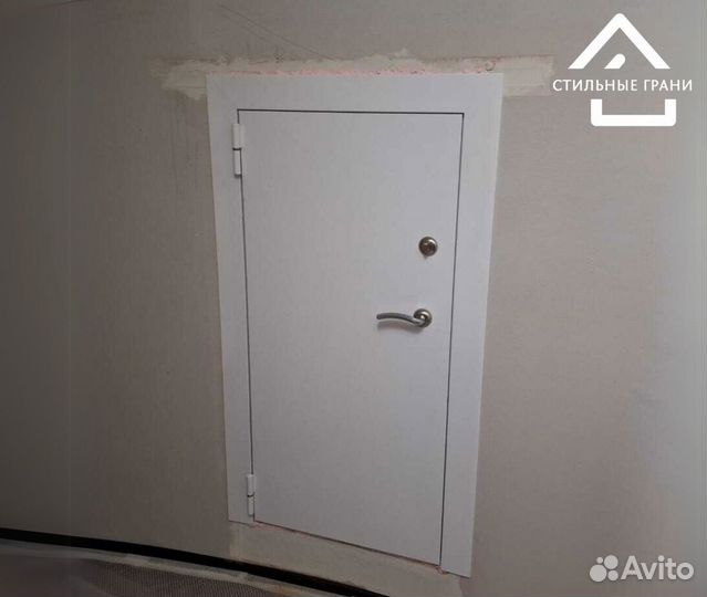 Люк металлический с замком