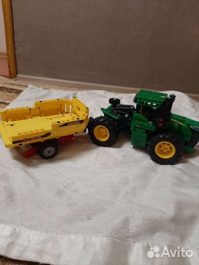 Lego трактор