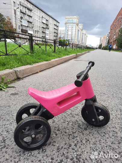 Беговел Funny Wheels для малышей трёхколёсный