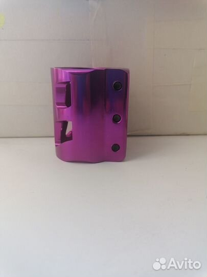 Зажим на трюковой самокат