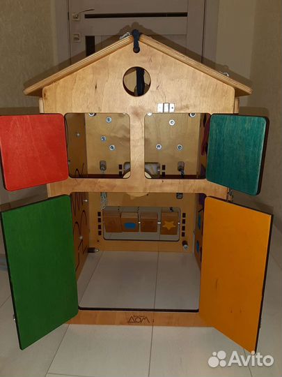 Бизиборд занятный дом