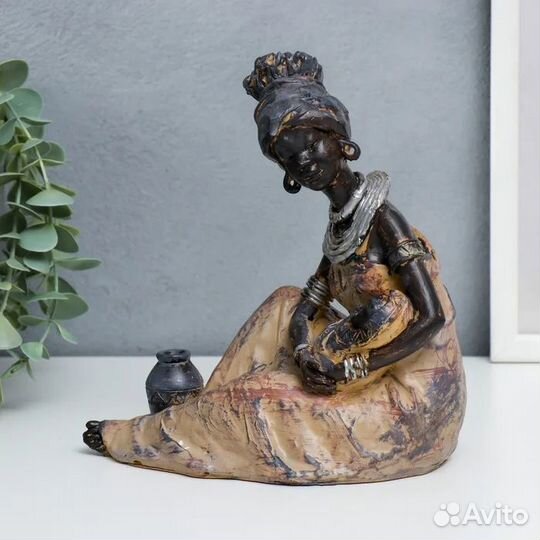 Статуэтка Африканки с ребёнком имитация дерева