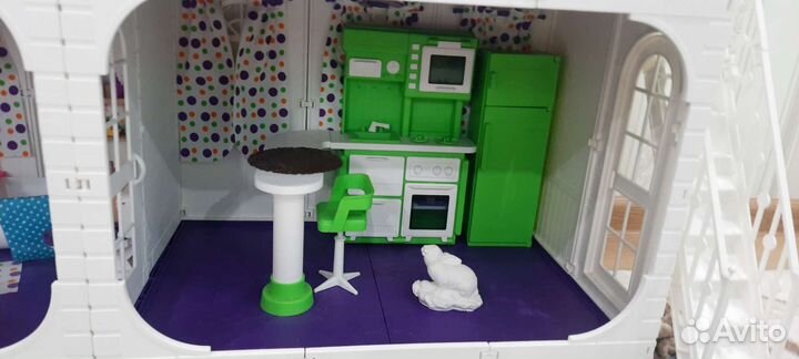 Кукольный домик с мебелью
