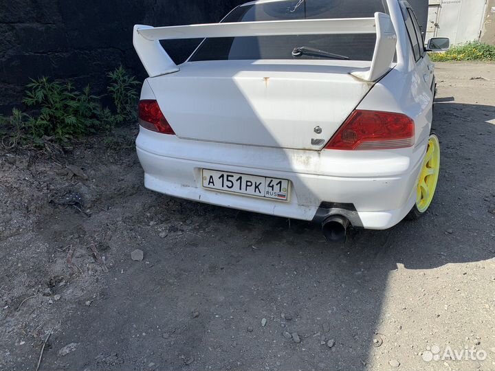 Продам задний бампер mitsubishi kancer evolution 7