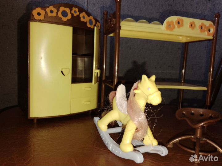 Игровой набор - мебель для кукол. Фирма Симба