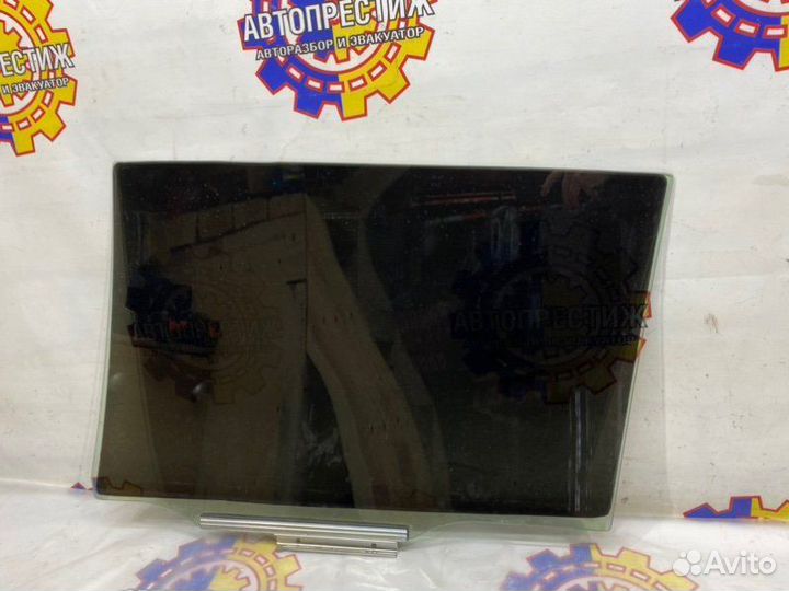 Стекло двери заднее правое Toyota Rav4 30(31)long