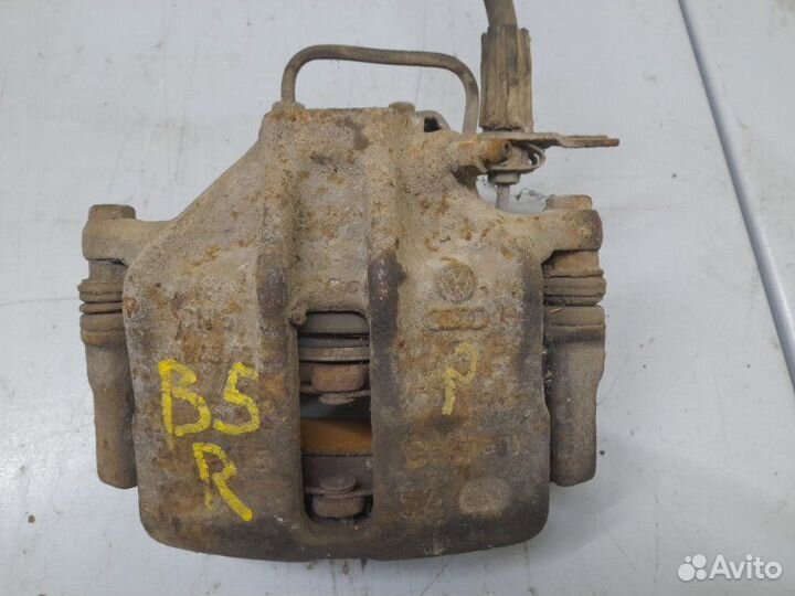 Суппорт передний правый Volkswagen Passat B5