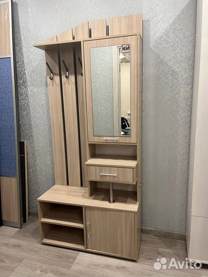 Прихожая с зеркалом