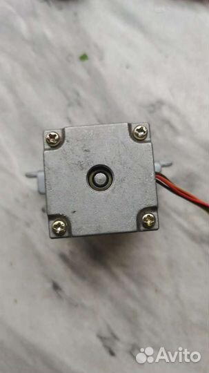 Шаговый двигатель 39HM2-041