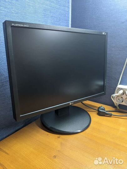 Монитор LG Flatron L204WT