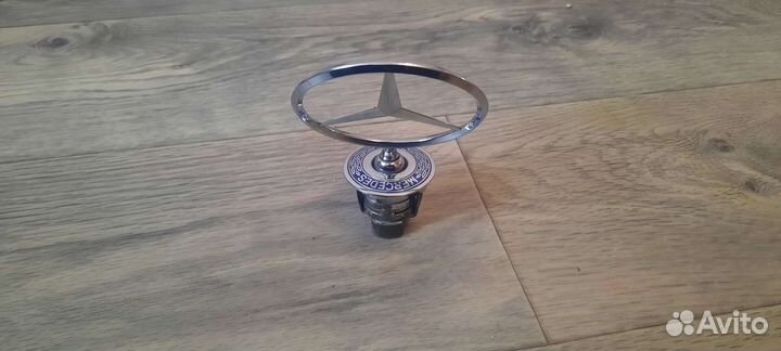 Эмблема капота Mercedes W211