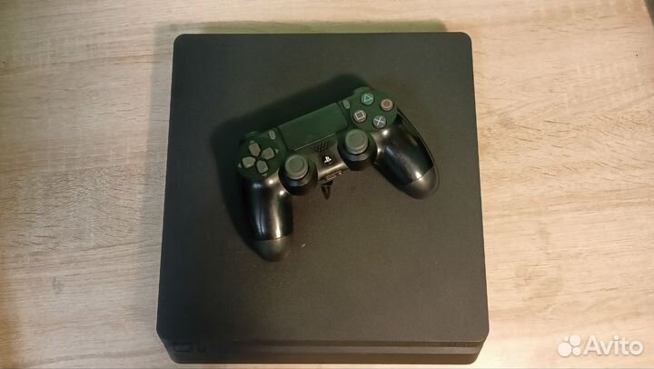 PS4 slim 1tb 2 геймпада