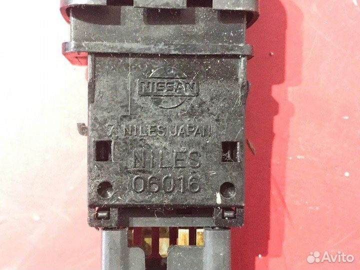 Кнопка аварийной сигнализации Nissan Almera N16