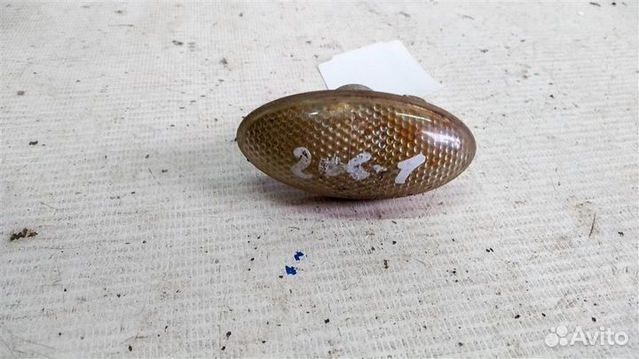 Повторитель на крыло белый Peugeot 206