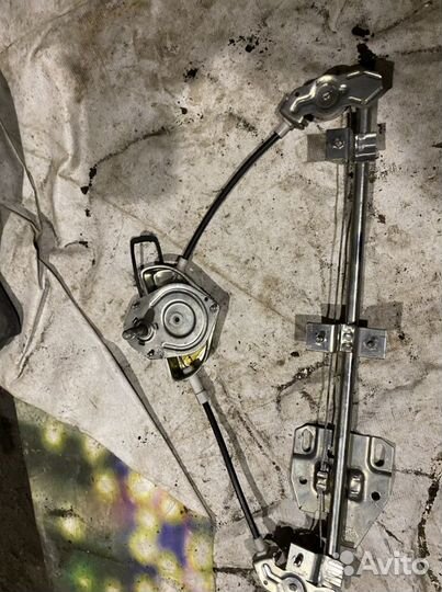 Стеклоподъемник пердний ваз 2109