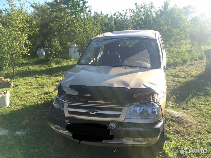 Chevrolet Niva 1.7 МТ, 2005, битый, 207 281 км