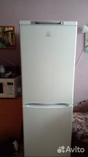 Холодильник Indesit на запчасти самовывоз