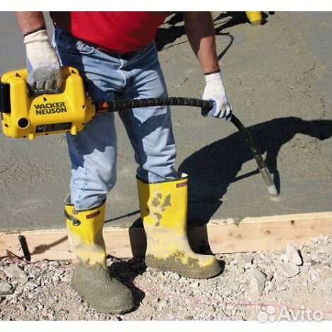 Вибратор для уплотнения бетона в аренду Wacker