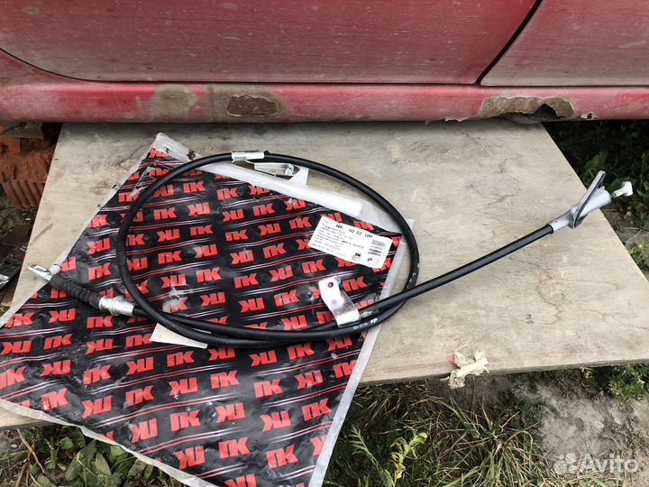 Трос ручника правый Nissan Almera