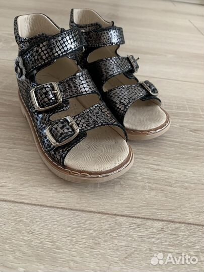 Сандалии для девочки 24 размер