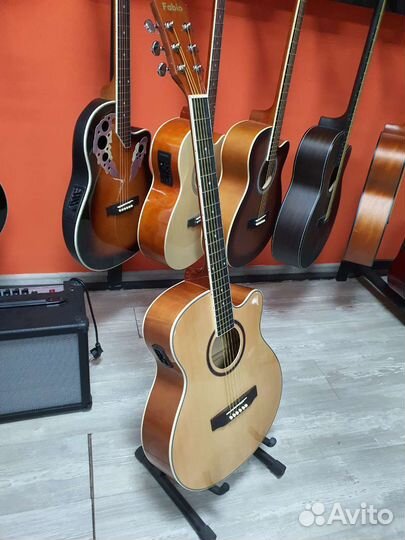 Электроакустическая гитара