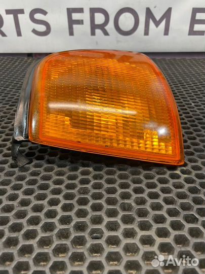 Поворотник передний левый Audi 80 B3 RU 1989