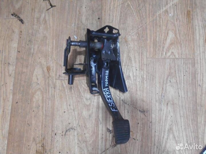 Педаль тормоза Ford Sierra 1987-1993