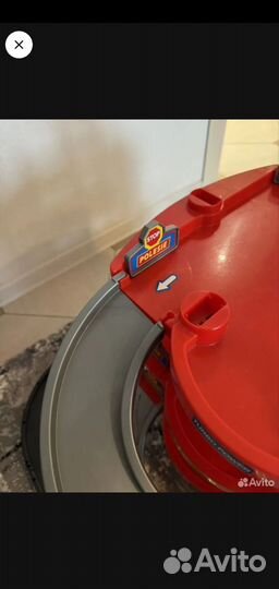 Парковка для машинок с лифтом полесье