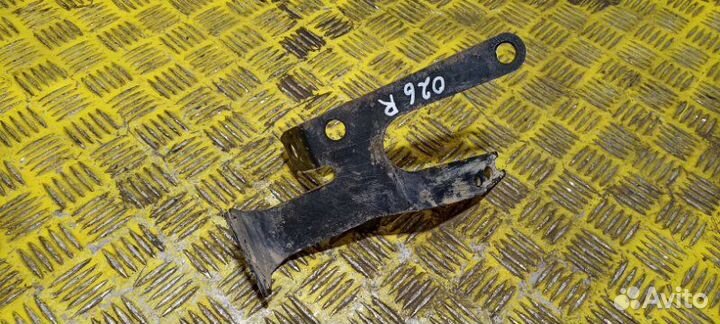 Кронштейн патрубков отопителя правый Man Tga Tgs