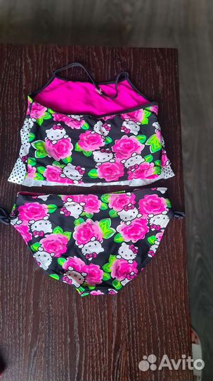 Купальник Hello kitty 6-8 лет лиф на 3-4 года