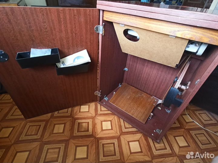 Швейная машина чайка 142м