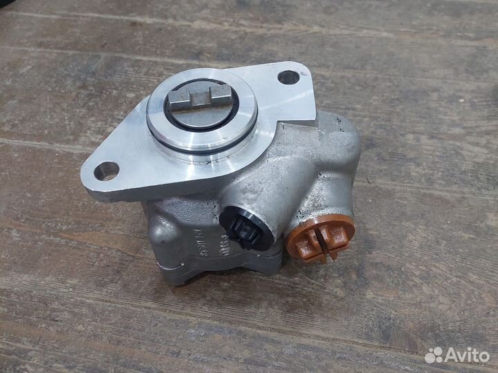 Насос гидроусилителя на mercedes