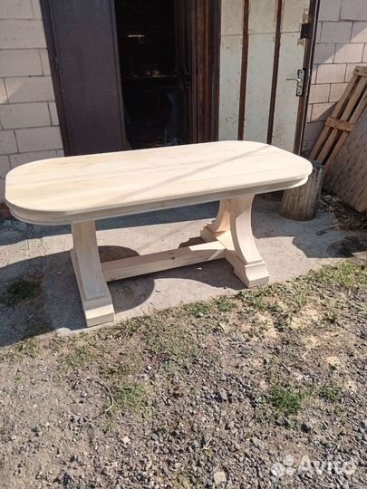 Стол обеденный