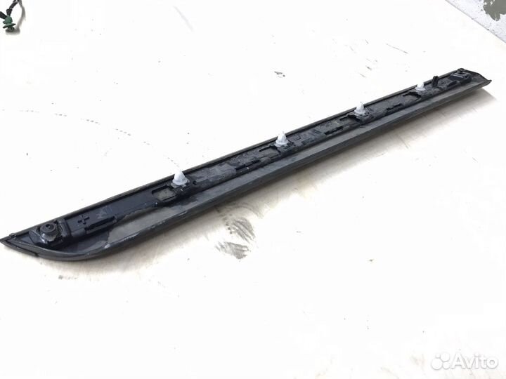 Молдинг задней левой двери Passat B8